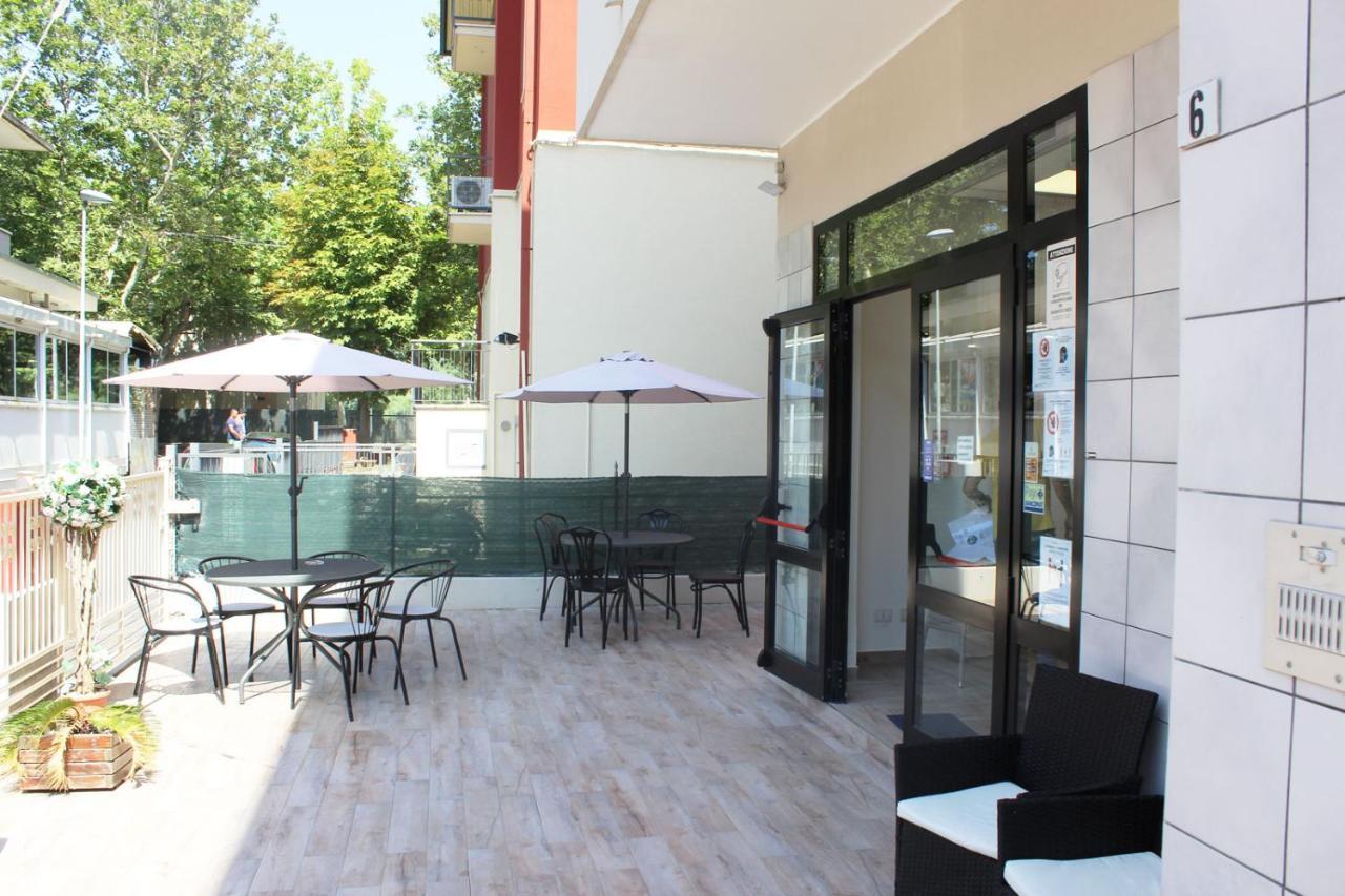 Hotel Luna Rimini Zewnętrze zdjęcie