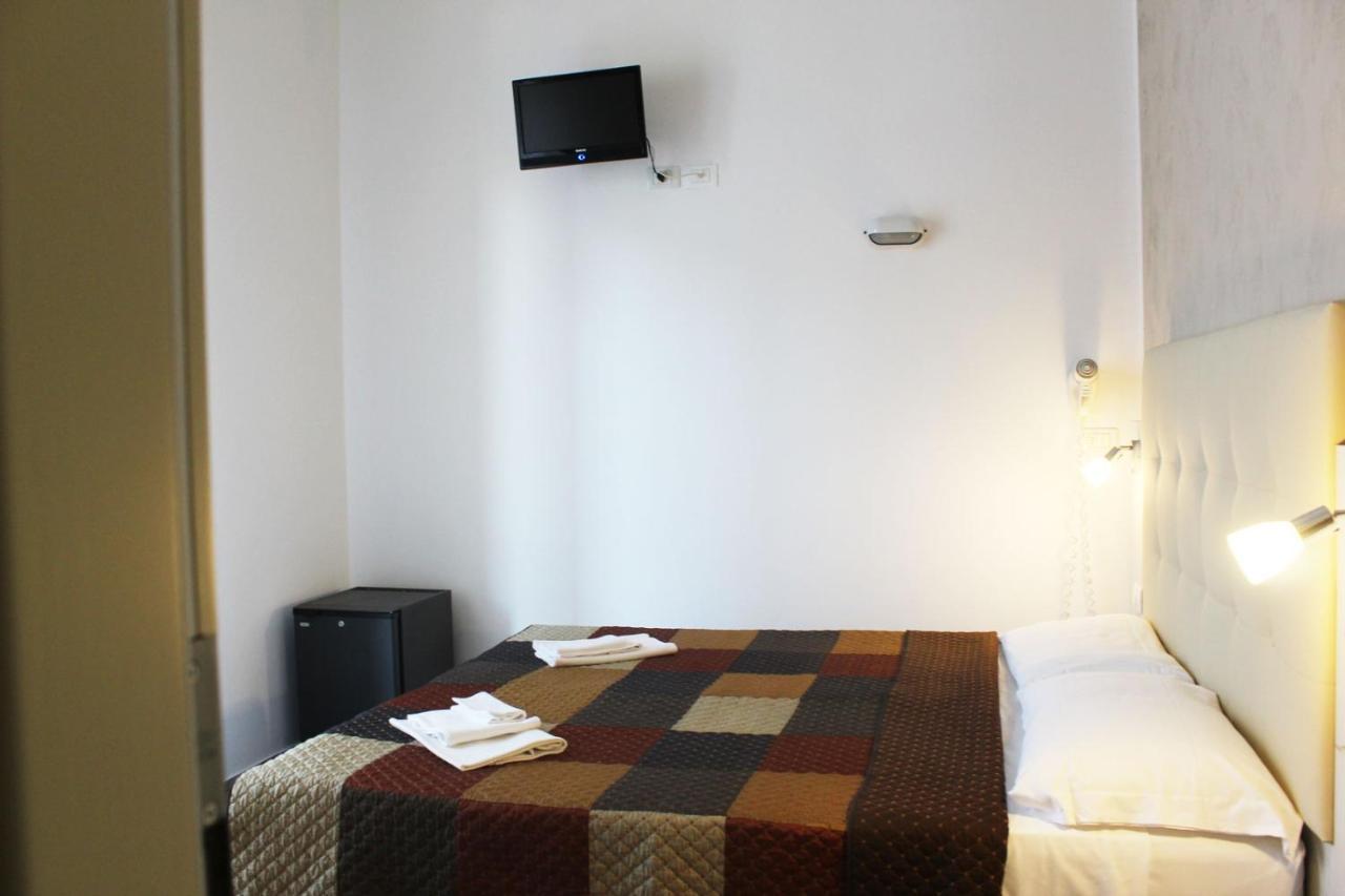 Hotel Luna Rimini Zewnętrze zdjęcie