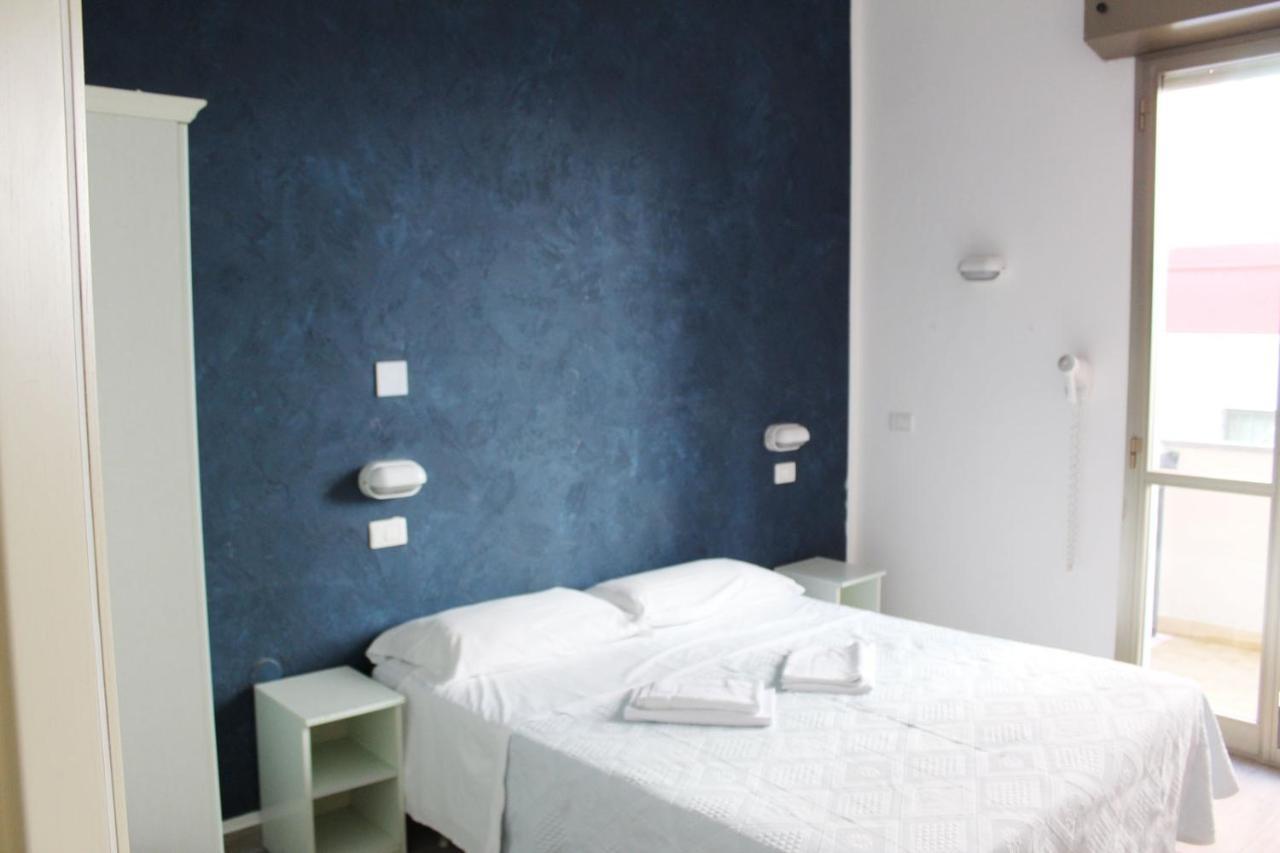 Hotel Luna Rimini Zewnętrze zdjęcie