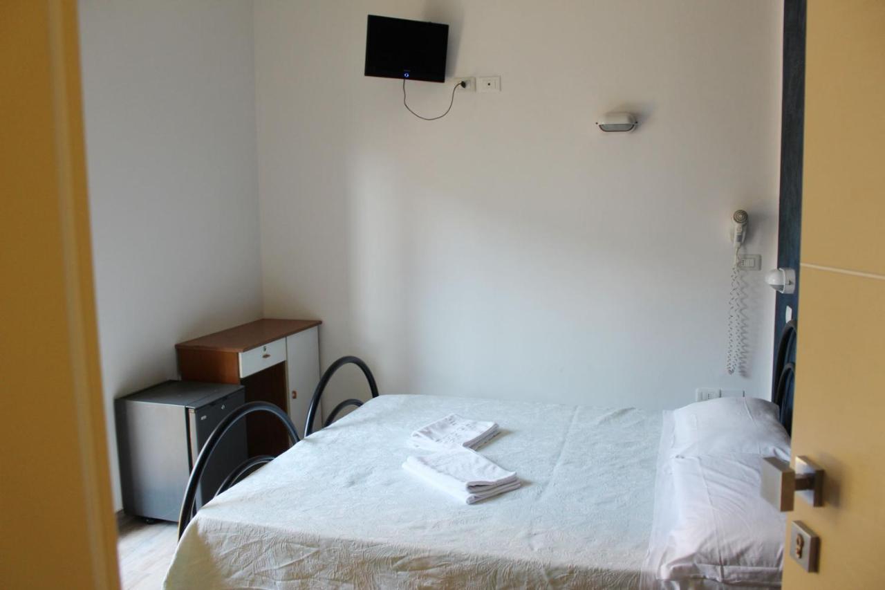 Hotel Luna Rimini Zewnętrze zdjęcie