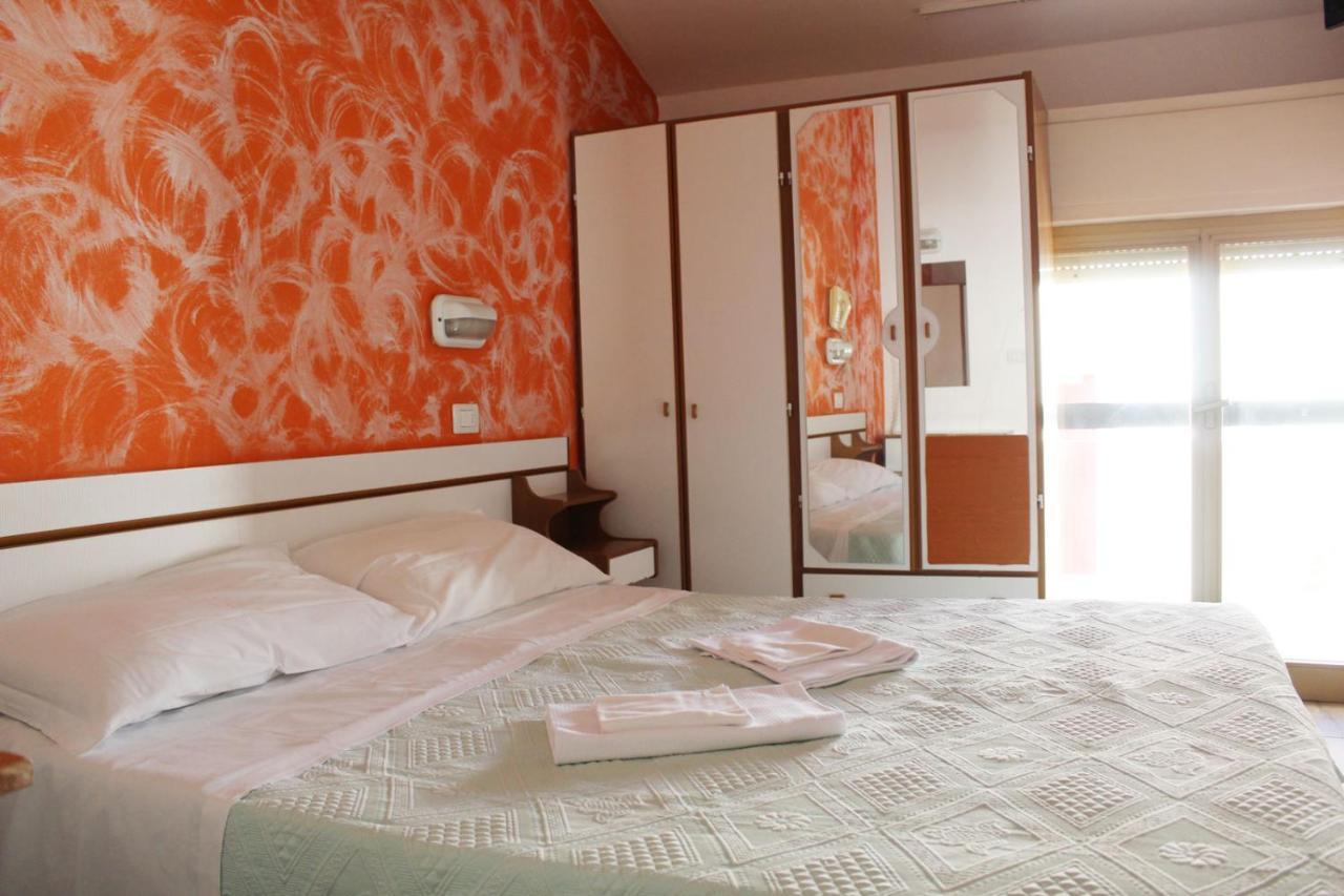 Hotel Luna Rimini Zewnętrze zdjęcie