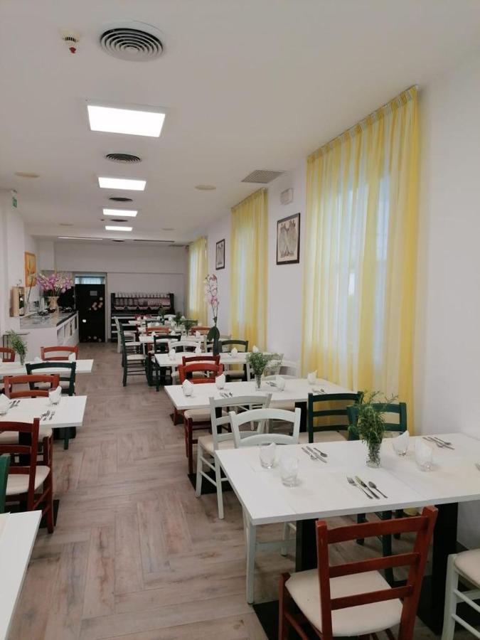 Hotel Luna Rimini Zewnętrze zdjęcie