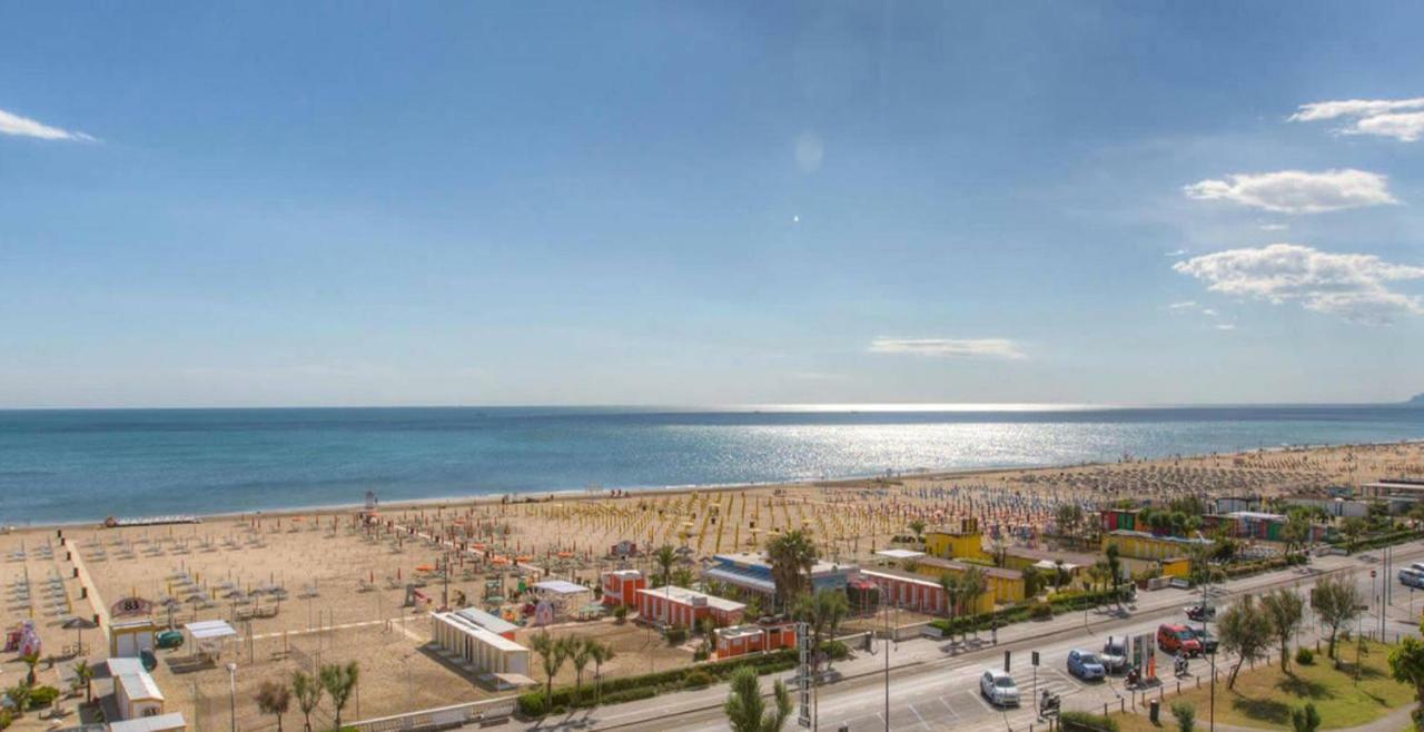Hotel Luna Rimini Zewnętrze zdjęcie